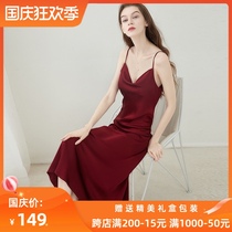 Pleated sling sling morning gown nightgown women Summer silk sexy wedding dress can be worn outside satin satin satin pajamas home clothes
