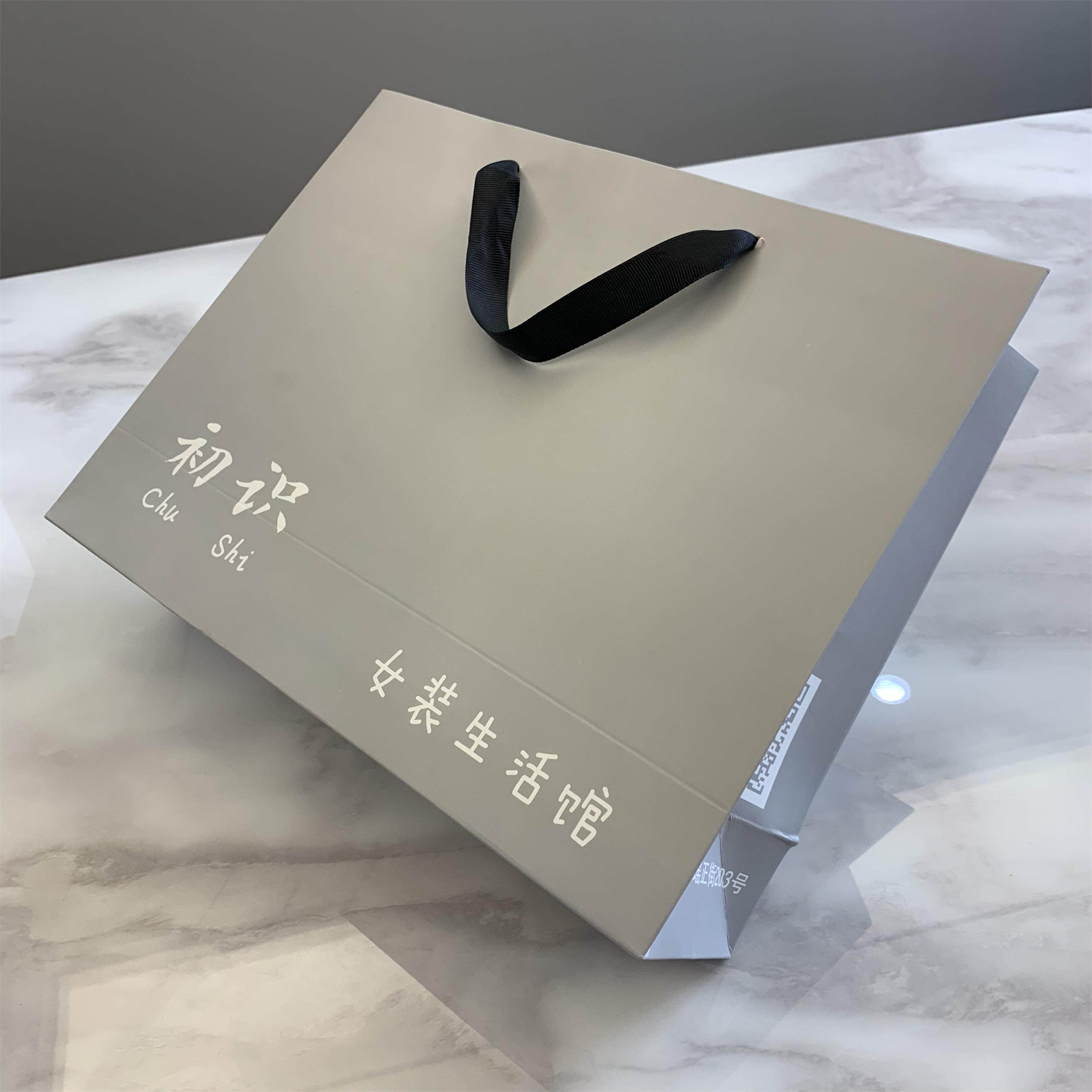 轻便平底用途便捷女装纸袋定做靓丽光滑手提