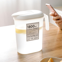 Japan original imported plastic cool kettle household refrigerator with handle refrigerator chilled juice cup high temperature cold kettle