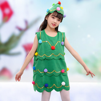 Girls Christmas trees dress up as young children Christmas costumes New Years Eve display Green dance costumes to serve Christmas sets