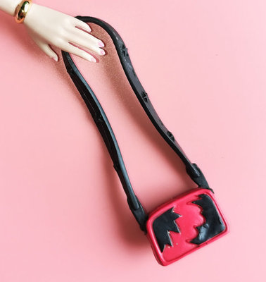 taobao agent New toy doll clothing accessories FR supermodel Lijia BLYTHE small cloth Keer uses black and red abstract crossbody bag
