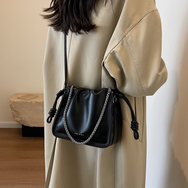 Korean Fashion Versatile Chain Small Bag Women's New Fold Cloud Small Square Bag 2023 Autumn/Winter Small Crossbody Bag