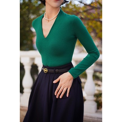 taobao agent Retro woolen elegant sweater, knitted top, French retro style, V-neckline, long sleeve