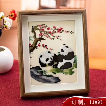 【真作】掛軸　刺繍+手彩色　熊猫図　愛らしい熊猫の図　U193 Pin by Cassidy on Ink | Chinese art painting, Panda art, Japanese