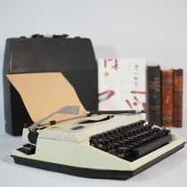 Antique flying fish hero sky English typewriter retro nostalgic student practice industrial style display