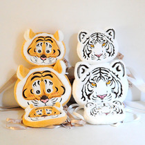 2022 Chinese style cute cartoon cute tiger embroidery coin purse girl heart messenger bag white tiger children red envelope gift
