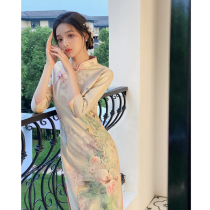 Flower cheongsam autumn 2021 New Fashion young model Republic of China style retro modified dress slim slim