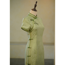 Green old Shanghai cheongsam mid-length retro temperament socialite Republic of China style elegant bone-etched young high-end skirt woman