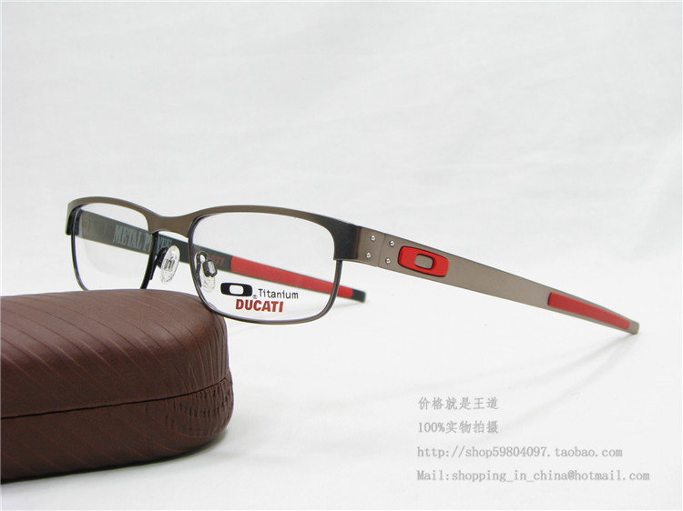 这个眼镜框是钛做的。568块针对能够够戴上奢侈品同款复古感?