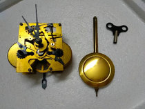 Second-hand Shanghai 555 mechanical wall clock movement has been cleaned and oiled function is fully normal use < 31 days>