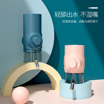 Dog water dispenser Hanging pet water dispenser Hanging kettle Hanging cage Cat water dispenser does not wet mouth artifact