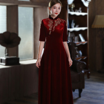 New improved cheongsam autumn and winter long sleeve wedding wedding feast noble mother wedding dress golden velvet dress