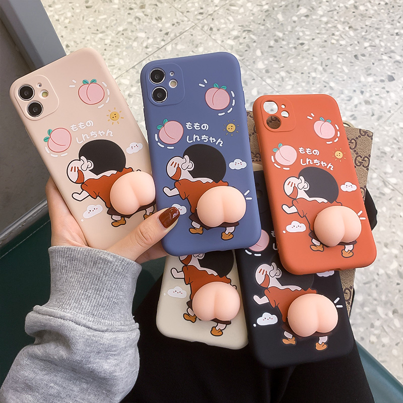 25年爆火解压神壳!蜡笔小新屁屁移动硬件壳iPhone15/14 Pro Max适用、捏捏减压还可防摔。