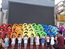 Sports meeting entry-style phalanx opening props holding kindergarten morning exercise equipment dance props Garland hand