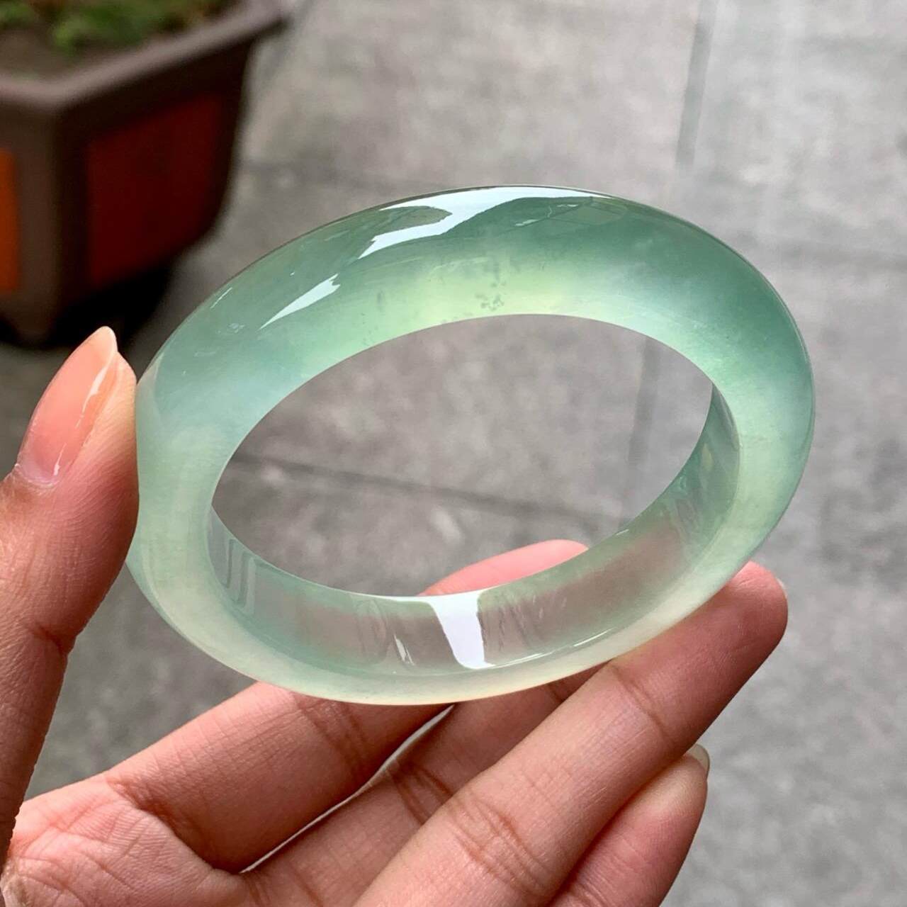晴水冰种飘花翡翠玉手镯女飘绿玉镯子-晴水冰种飘花翡翠玉手镯女飘绿玉