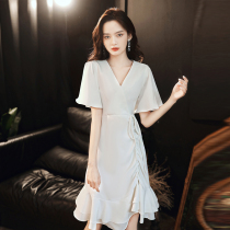 Evening dress dress Feast temperament can normally wear high level sensation light extravaganza High-end Fishtail registration white dress