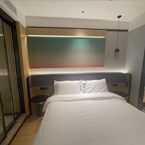 Hotel hotel furniture design custom room renovation fast apartment homestay double bed standard room full TV frame