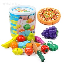 Barreled wooden simulation of vegetables and fruits. Look at 1-3-year-old wooden children's early childhood education kindergarten toys.