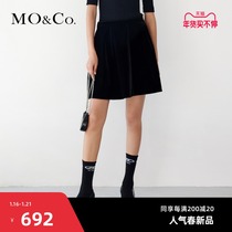 MOCO2022 New Year A high waist velvet skirt small black skirt MBB1SKTT13 Moanke