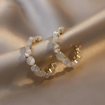 Hong Kong (designer) RVY 2021 new fashion earrings womens light luxury niche C-shaped ear ring diamond earrings