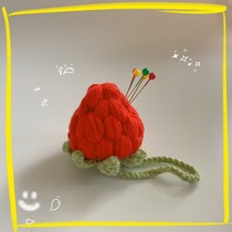 Full 38 yuan Mengsheng education hand-eye coordination sewing pure handmade crochet Strawberry mini pin plug pendant finished product