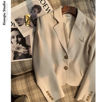 2021 Fall new small subshort suit jacket woman temperament Korean version white small western suit girl blouse spring and autumn