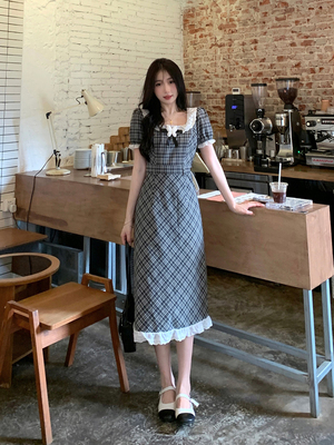 taobao agent Retro summer dress, plus size, square neckline, 2023, fitted
