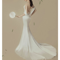 Satin fishtail light wedding dress 2021 new bride tail slim slim simple travel shoot light veil super fairy dress