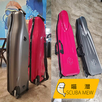 Meow diving free diving equipment luggage can hold 2 pairs of long fins with rollers