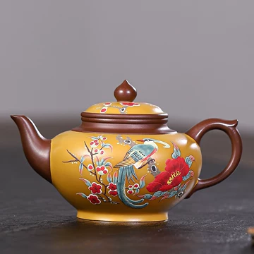 中国茶器　紫砂壺　宜興 在銘 朱泥 菊形 急須 底款：顧景舟 中国茶器 紫砂壺 宜興 在銘 朱泥 菊形 急須 底款：顧景舟 顾景舟