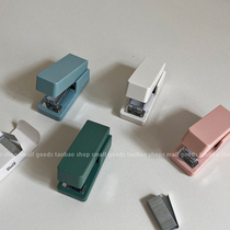 Student Deli mini small stapler Cute portable office labor-saving multi-function small stapler