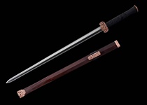 Zhejiang Province Arts and Crafts Master Ji Satoshis hands unopened to restore the Great British Museum with Han sword custom