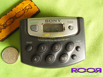 RooR Walk-Man So ~-nysso-~ ni SRF-M37V digitally tuned radio FM AM AM