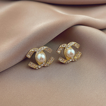 A M Missari original design French premium sense double C pearl stud earrings female face thin ear clip no ear holes