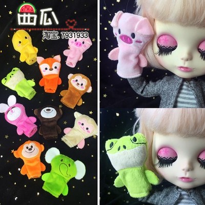 taobao agent Plush small toy, gloves, doll, props with accessories suitable for photo sessions, children's clothing