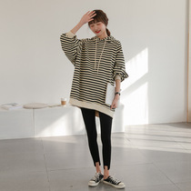 High-end sense does not cover the belly maternity clothes in the spring of 2021 casual stripes loose tide medium-long sweater top