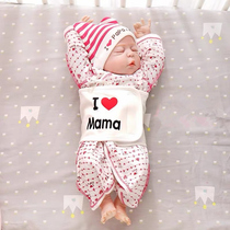 Newborn baby's abdominal circumference padded with cotton to protect baby's stomach from catching cold cotton belly circumference in autumn and winter
