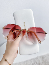  Net celebrity girl sunglasses Japanese sunglasses womens 2021 new seaside sunscreen borderless round face suitable