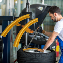 Aluminum alloy steel ring protective cover car wheel protective cover anti-scratch polyurethane pickage tire UCS Ucar Shi 01