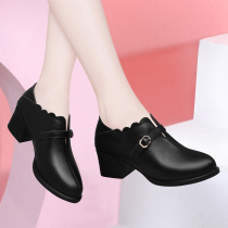 Black leather leather shoes womens thick-heeled high heels 2021 new spring and autumn soft-soled womens shoes wild middle-heeled mother shoes