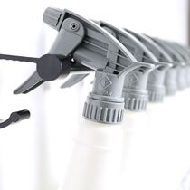 Single car beauty watering can pylon film stent pot rack wall-mounted kettle shelf adhesive hook placement car wash