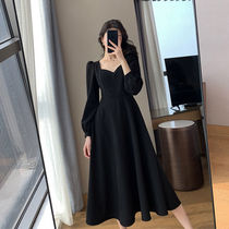 Hepburn wind small black dress women 2021 Spring and Autumn New Vintage V collar long knee black temperament dress