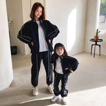 Fried Street pro-Costume 2022 New Tide Autumn Loaded Mother Daughter Shipping Action Suit Foreign Air Korean Version Mother-son Style Spring Autumn Jacket