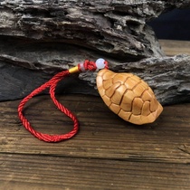 Handicrafts play rich armor world wood carving cliff cypress log pendant Turtle shell small piece Taihang handle piece old material natural