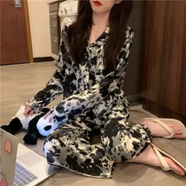 Long-sleeved tie-dyed pajamas womens cotton spring and autumn can be worn out.
