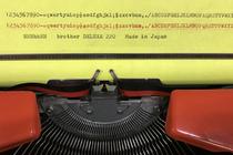 70S Japanese brother brand BROTHER red metal shell old English typewriter can be used normally