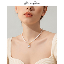 Light luxury natural freshwater pearl necklace female niche design high-end 2021 new clavicle chain retro autumn and winter
