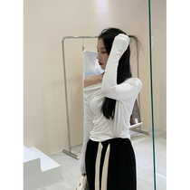 Zhang Gongzi studio one word collar strapless base shirt womens long sleeve T-shirt autumn slim fit machine hot girl top