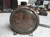 Antique folk second-hand nostalgic old style objects Fifties treasure brand horseshoe watch clock desktop alarm clock