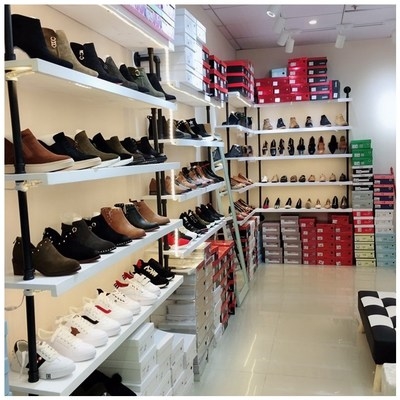 Retro J shoe rack display rack shoes shoes shop wall rack clothing store rack childrens shoes shoe cabinet display